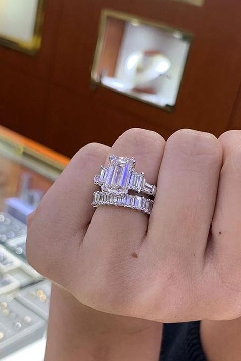 Wedding Rings Diamond Cut, Emerald Cut Engagement Rings, White Gold Engagement Rings Vintage, Rings Emerald, Ring Upgrade, Cut Engagement Rings, Wedding Ring Diamond, Emerald Cut Diamond Engagement, Ring Inspo