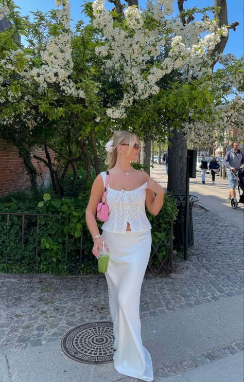 White Capris Outfit, Capris Outfit, Barbara Kristoffersen, Capri Italia, European Fashion Summer, Dinner Fits, Capri Outfits, Girly Fits, Outfit Inso