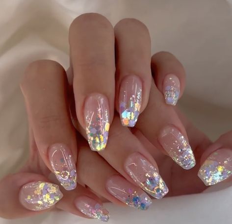 Clear Nails With Art, Chunky Silver Glitter Nails, 3d Glitter Nails, Gem Inspired Nails, Glitter Crome Nails, Iridescent Rhinestone Nails, Chrome With Glitter Nails, Glitter Vacation Nails, Irredescent Glitter Nails