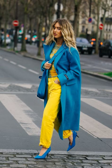 2022 Street Style, Pfw Street Style, London Fashion Weeks, Color Combos Outfit, Color Blocking Outfits, Paris Fashion Week Street Style, Street Style Winter, Street Style Paris, Fashion Week Street Style