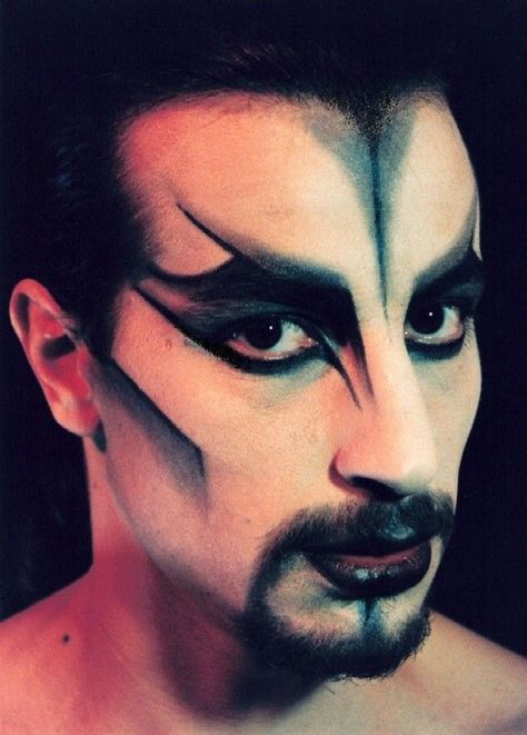 Dark devil demon halloween angular makeup Dark Fairy Makeup, Drag King Makeup, Dragon Makeup, Demon Makeup, Circus Makeup, Devil Makeup, Male Fairy, Halloweenský Makeup, Monster Makeup