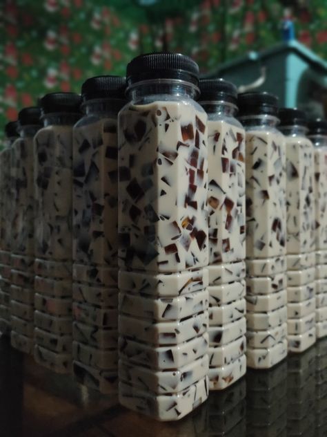 Coffee Jelly In A Bottle, Milk Advertising, Coffee Jelly, Food Business Ideas, Cafe Bakery, Future Shop, Character Pictures, Food Business, Anime Food