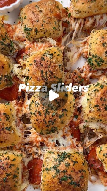 Maria Lichty | Two Peas & Their Pod on Instagram: "PIZZA SLIDERS🍕 Pizza sliders are the perfect game day food! You can customize with your favorite pizza toppings! They are always a crowd pleaser!💯 COMMENT the word PIZZA and I’ll DM you a clickable link to the recipe! You can also click the link in my bio for the recipe! #pizza #sliders #gameday #partyfokd #appetizer #twopeasandtheirpod #recipe #recipeoftheday #easyrecipes" Sliders Pizza, Pizza Sliders, Pizza Slider, Tailgate Food, Perfect Game, Party Foods, Pizza Toppings, Game Day Food, Crowd Pleaser