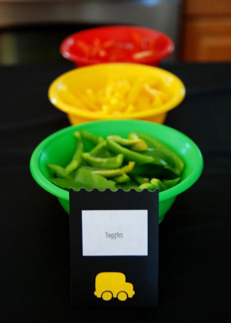 Great idea for a food table at The Party Wagon Blog - THE WHEELS ON THE BUS PARTY - could also work with bowls of fruit (Strawberry/kiwi/banana) Wheels On The Bus Party, School Bus Party, Bus Party, The Wheels On The Bus, Kiwi And Banana, Transportation Party, Transportation Birthday, Hot Wheels Party, Hot Wheels Birthday