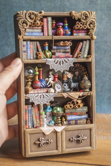 Magic Bookshelf, Living Room Decor Minimalist, Rooms Interior Design, Room Decor Minimalist, Old Bookshelves, Rooms Interior, Miniature Display, Mini Doll House, Miniature Book