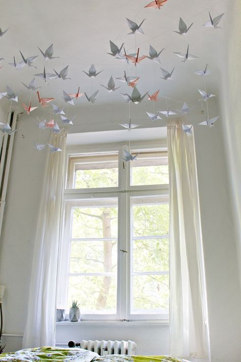 DIY | Renters-Friendly Origami Ceiling Decoration Diy Origami Home, Diy Origami Home Decor, Fall Room Decor Diy, Homemade Wall Decorations, Origami Decor, Origami Home Decor, Mens Room Decor, Origami Decoration, Diy Origami