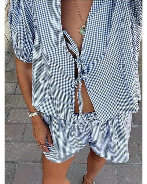 BUY NOW 🛒💙Plaid Perfection Women's Shorts Set : $59.99 ACT FAST 🔥SELLING FAST‼️ thecozycubicle.com/products/plaid-perfection-womens-shorts-set ⭐WHY SHOULD YOU BUY? ⭐ Step into style and comfort with our Plaid Perfection Women's Shorts Set! This trendy ensemble features a lace-up cropped top paired with elastic waist short pants, offering both fashion and comfort in one package. Whether you're lounging at home or heading out for a casual outing, this set is the perfect choice for a relaxe... Chica Chola, Summer Loungewear, Plaid Outfits, Looks Party, Plaid Pajamas, Fashion Female, Shorts Casual, Cropped Tops, Summer Chic