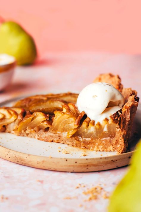 Ginger Pear Pie, Asian Pear Pie, Gluten Free Pear Tart, Ginger Pear Tart, Pear And Almond Tart Gluten Free, Rustic Pear Tart, Vegan Vanilla Ice Cream, Tart Vegan, Ginger Pear