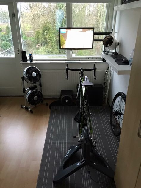 Cycle Room At Home, Turbo Trainer Setup, Turbo Trainer Room, Bike Trainer Room, Triathlon Home Gym, Bike Trainer Setup, Cycling Room Ideas, Pain Cave Cycling, Indoor Cycling Aesthetic