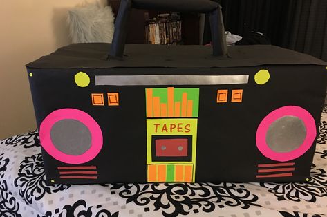 Boom box !!!! I made this for my sister party, Diy Boom Box Prop, Diy Boombox Prop 80s Party, Boombox Prop, 80s Classroom, 90s Party Ideas, Fall Festival Decorations, Ideas Birthday Card, 80s Party Decorations, 80's Theme