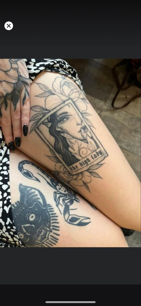 Acotar Tarot Card Tattoo, High Lady Of The Night Court Tattoo, Feyres Tattoo Hand, Nesta Tattoo Ideas, Rhysand Tattoo Knee, Rhysand Knee Tattoo, A Court Of Thorns And Roses Tattoo, Acotar Inspired Tattoos, Rhysand Tattoo