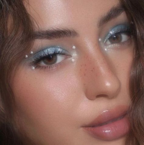 Gem Makeup, Prom Makeup Tutorial, Festival Make Up, Blue Eyeshadow Looks, Drugstore Mascara, Face Charts, Make Up Tutorials, Holiday Makeup Looks, Soft Makeup Looks