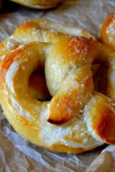 Soft Pretzel Recipe, Homemade Pretzels, Homemade Soft Pretzels, Pretzels Recipe, Soft Pretzels, Bread Recipes Homemade, Dinner Rolls, Bread Dough, Pretzels