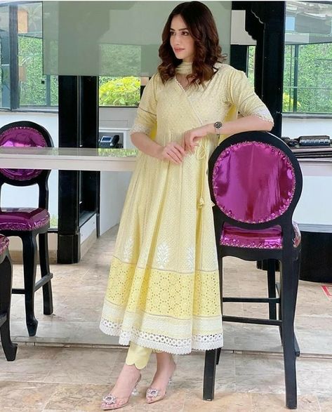 Summer collection #party wear#yellow #cool#beautifil chickenkari dress👗 Ansab Jahangir, Sana Javed, Primrose Yellow, Gaun Fashion, Pakistani Fashion Casual, Casual Indian Fashion, Pakistani Dresses Casual, Pakistani Fashion Party Wear, Salwar Kamiz