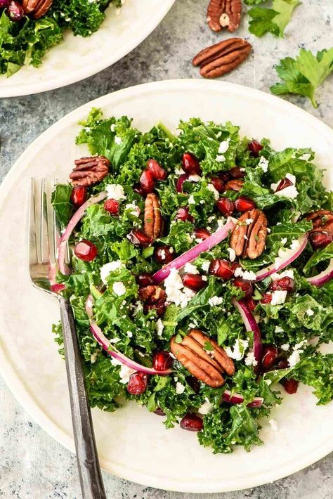 Winter Salad Dressing, Pomegranate Recipes Salad, Holiday Potluck, Winter Salads, Apple Walnut Salad, Winter Salad Recipes, Pomegranate Recipes, Healthy Thanksgiving Recipes, Christmas Salads