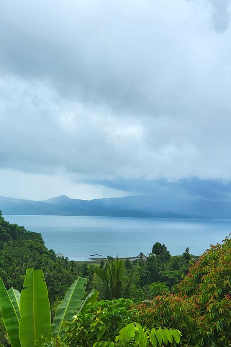 Lake Mainit in Northern Mindanao is the fourth largest lake in the philippines. Its also the deepest at 233m. A road trip along the mountainous twisty highway serves up some great views. Northern Mindanao, Big Lake, Tagaytay, Us Beaches, The Philippines, Great View, Manila, Philippines, Road Trip