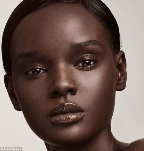 Flawless skin: Duckie Thot revealed some of her beauty secrets that keep her flawless comp... #models #duckiethot #femail Skin And Makeup, Natural Models, Beauty Hacks Video, No Foundation Makeup, Beauty Editorial, Beauty And Fashion, Beauty Blender, Beauty Quotes, Fenty Beauty