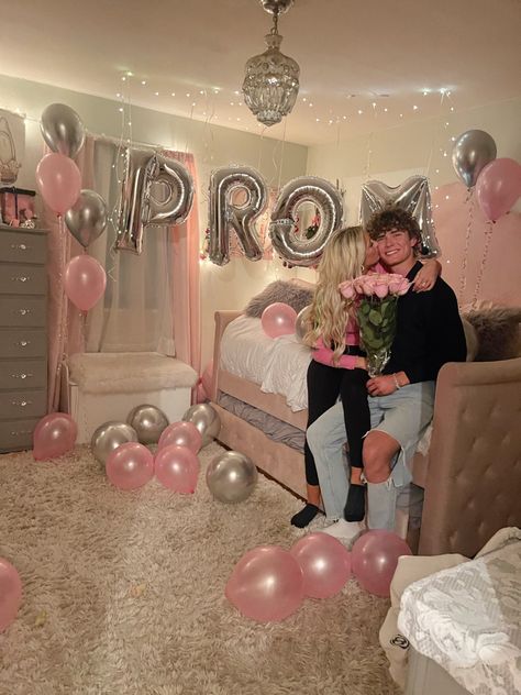 Prom Proposal Room Ideas, Room Promposal Ideas, Cute Promposals For Girlfriend, Extravagant Promposal, Asking Prom Ideas, Prom Posals Ideas Unique, Valentines Asking Ideas, Cute Promposal Ideas For Girlfriend, How To Ask Someone To Prom