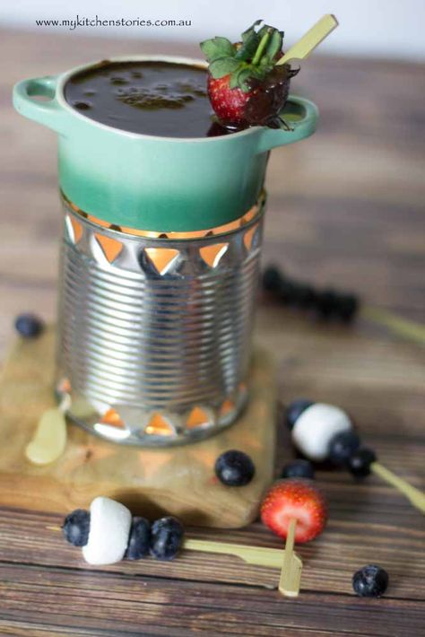 Diy Chocolate Fondue Pot, Diy Fondue Pot Ideas, Diy Chocolate Fondue, Campfire Fondue, Diy Fondue Pot, Diy Fondue, Fondue Board, Fondue At Home, Autumn Entertaining