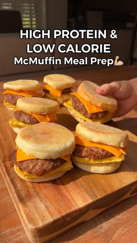 Easy & Healthy Meal Prep McMuffins!💪🏼🔥 High Protein Mcmuffin, Healthy Pb And J Sandwich, Low Card And Calorie Meals Crockpot, Low Calorie Turkey Sandwich, High Protein Breakfast Sandwich Meal Prep, This Vs That, Healthy Mcmuffin, B12 Recipes, Low Calorie Recipes For Lunch