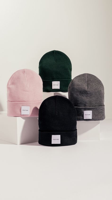 Beanie Photoshoot Ideas, Beanie Flat Lay, Beanie Photoshoot Photo Ideas, Beanie Product Photography, Cap Product Photography, Hat Product Photography, Clothing Photoshoot Ideas Products, Beanie Photoshoot, Cap Photoshoot