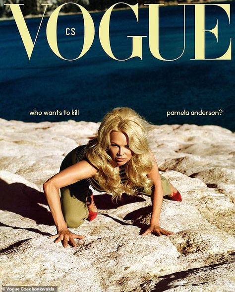 Pamela Andersen, Commercial Modeling, Vogue Portugal, Pam And Tommy, Sun Goddess, Vogue Magazine Covers, Love Magazine, Fashion Cover, Vogue Covers