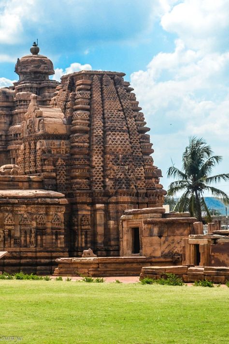 Which are the best historical places to travel to in India? Undoubtedly, the Pattadakal temples in Karnataka, a UNESCO World Heritage site. Beautiful and sublime, these temples represent the height of Chalukya art and architecture. Click to see for yourself and get enthralled. #CultureTravelWithSoumya #Pattadakal #Karnataka #IndiaTravel Unesco World Heritage Site India, Karnataka Famous Places, India Historical Place, Historical Places Photography, Chalukya Architecture, Pattadakal Temple, Karnataka Aesthetic, Historical Monuments Of India, Indian Castle