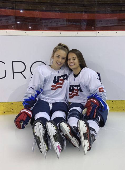 Female Hockey Player, Kk Harvey, Basketball Girlfriend, Usa Hockey, Women's Hockey, Hockey Memes, Ice Hockey Players, Hockey Girl, Hockey Girls