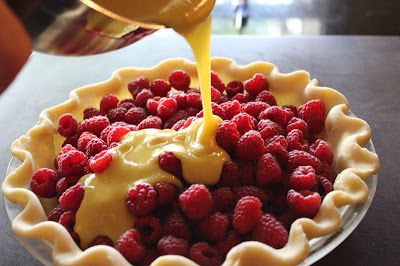 Raspberry Custard Pie, Raspberry Cream Pie, Raspberry Custard, Raspberry Pie Recipe, Raspberry Cream Pies, Raspberry Pie Filling, Raspberry Crumble, Crumble Pie, Raspberry Desserts