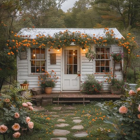 Cozy English Cottage, Cottage Backyard, Cottage Tiny House, Small Bungalow, Woodland House, Cabin Exterior, Cozy Spaces, Outdoor Living Rooms, Cute Cottage