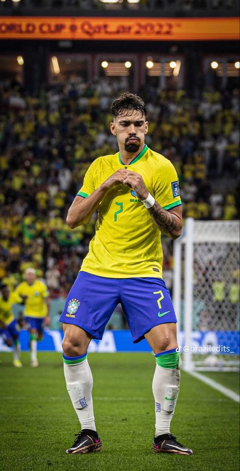 Brazil Team, Brazil Football Team, Football Players Photos, Cute Football Players, Football Boyfriend, Football Photography, Cr7 Ronaldo, Association Football, كريستيانو رونالدو