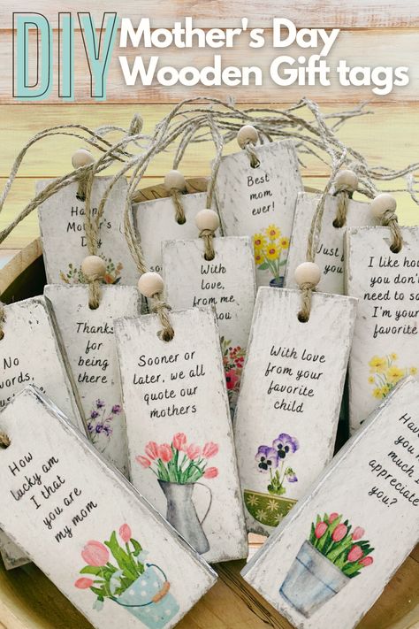 DIY Mother's Day wooden gift tags tutorial. Lots of different sayings to choose from in the free graphics download. Mother’s Day Wood Craft, Mothers Day Craft Fair Ideas, Mom Crafts Diy, Diy Wooden Tags, Mother’s Day Gifts To Sell, Diy Mothers Day Gifts To Sell, Mother’s Day Handmade Gifts, Wooden Spring Crafts To Sell, Mothers Day Small Gift Ideas