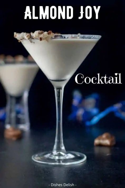 The combination of the 4 ingredients makes this almond joy cocktail so delicious, that it becomes dangerous because you will want to chug it! #almondjoycocktail #cocktail #amaretto #dishesdelish Almond Joy Cocktail Recipe, Almond Cocktails, Cocktail Amaretto, Mom Juice, Cocktail Drinks Alcoholic, Mixed Drinks Alcohol, Yummy Alcoholic Drinks, Dinner Drinks, Boozy Drinks