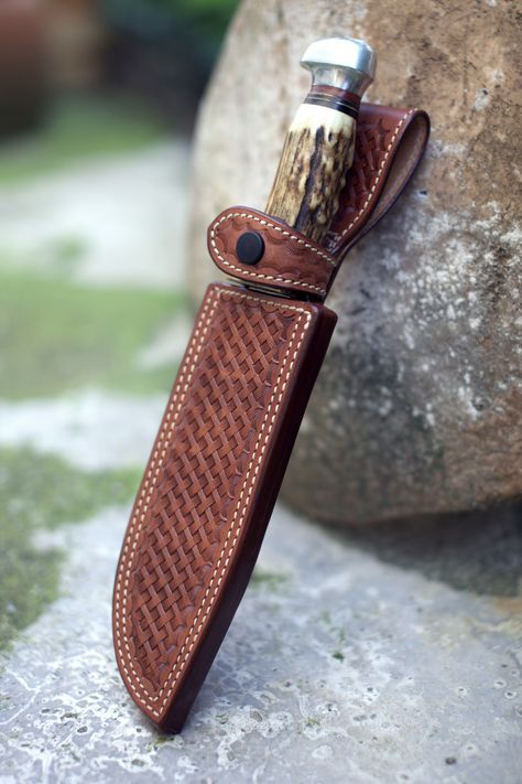 Knife Sheath Pattern, Leather Knife Sheath Pattern, Knife Holster, Leather Knife Sheath, Handcrafted Knife, American Girl Crafts, Case Knives, Knife Sheath, Leather Art