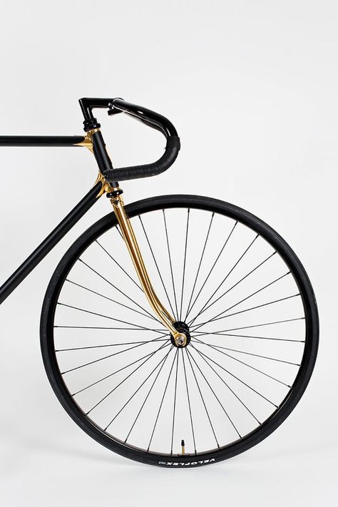 Heritage Paris 007 #bicycle #fixed #black #gear #class #bike #gold #fork Velo Vintage, Fixed Gear Bicycle, Fixed Bike, Fixie Bike, Fixed Gear Bike, I Want To Ride My Bicycle, Black Bike, Beautiful Bike, Track Bike