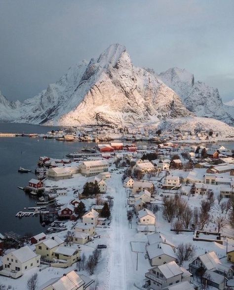 Norway Winter, Winter Aesthetics, Environment Reference, Nordic Countries, Tromso, Money Cash, Travel Inspo, Pretty Places, Travel Aesthetic