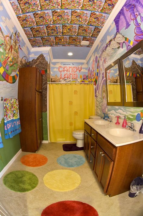 Candyland Bathroom-- odd that they left the wood of the suite untouched but covered the ceiling. Candy Bathroom, Barbie Hotel, Funky Bathroom, The Sweet Escape, Bathroom Theme, Bold Bathroom, Studio Vibes, Cupcake Birthday Party, Kawaii Home