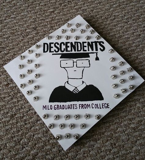 Radiohead Graduation Cap, Punk Graduation Cap, Mcr Graduation Cap, Punk Graduation, Goth Graduation Cap, Emo Graduation Cap, Graduation Cap Quotes, Quotes For Graduation Caps, Class Of 2027