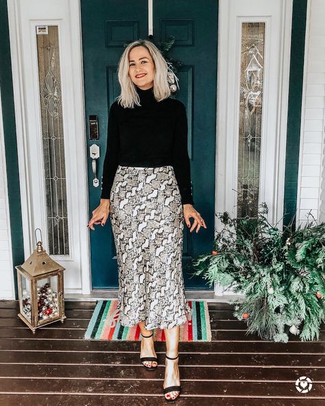 Snake Skin Skirt Outfit Winter, Snake Skin Skirt Outfit, Snake Skirt Outfit, Snakeskin Skirt Outfit, Snake Print Skirt Outfit, Snakeskin Skirt, Printed Skirt Outfit, Skirt Outfit Fall, 2019 Outfits