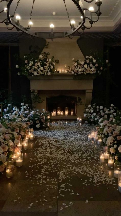 Candlelit Proposal, Candlelight Proposal, Proposal Ideas At Home, Surprise Proposal Pictures, Candle Light Wedding, Cute Proposal Ideas, Candle Lit Ceremony, Wedding Alter, Proposal Candles