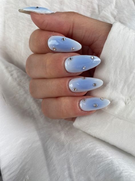 Crystal Blue Nails, Blue Nails With Crystals, Light Blue Nails With Pearls, Ocean Aura Nails, Light Blue Aura Nails, Airbrush Art Nails, Blue Crystal Nails, Blue Airbrush Nails, Aura Nails Blue