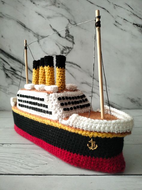 The Lazy Hobbyhopper: Crochet Titanic - free pattern Crochet Boat, Shawl Scarf Pattern, Tunisian Crochet Patterns, Crochet Amigurumi Free, Tunisian Crochet, Crochet Doll Pattern, Crochet Home, Knitted Toys, Crochet Afghan