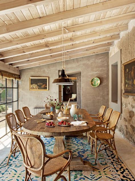 Belen Domecq's Toledo country house | House & Garden Casa Cook, Reclaimed Doors, Casa Country, Rustic Retreat, French Table, Deco Boheme, Stunning Interiors, Country House Decor, Rustic Dining Table