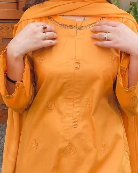 Neck Gala Design Pakistani, New Neck Designs For Suits, Neck Degine For Women Kurtis, Simple Neck Designs For Suits, Lace Suits For Women, Trendy Neck Designs For Kurtis, Stylish Neck Designs For Suits, Simple Neck Designs For Kurti, New Latest Neck Design For Suit