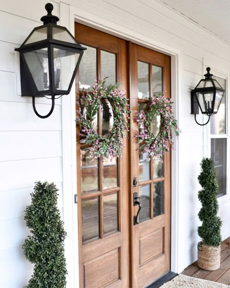 Farmhouse Front Entry, Clover Wreath, Double Front Entry Doors, French Front Doors, Home Designs Exterior, Farmhouse Front Door, French Doors Exterior, Farmhouse Doors, Double French Doors