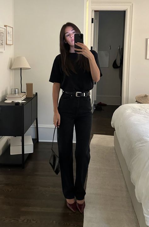 Winter Dinner Outfit, Black Work Outfit, Dinner Outfit Winter, Outfit Dinner, First Date Outfits, Dinner Outfit, A Love Letter, Black Work, Night Out Outfit