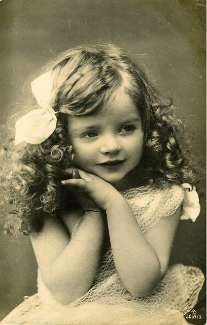 Vintage Foto's, Vintage Children Photos, Free Vintage Printables, Portrait Vintage, Victorian Photos, Images Vintage, Retro Photo, Vintage Paris, Photo Vintage