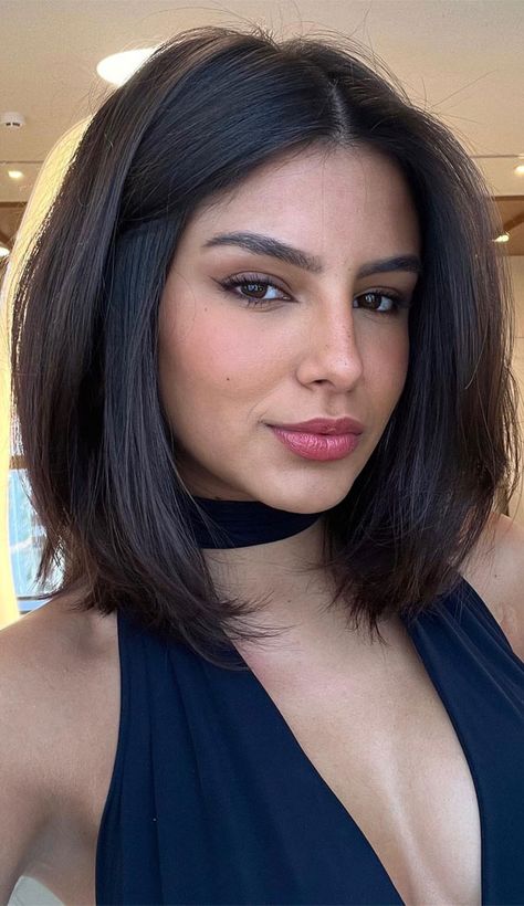 Structured Sophistication Bob Haircut Ideas : bob haircut, textured bob, bob haircut ideas Dark Hair Long Bob Haircut, Gradual Bob, Brunette Bobs For Thick Hair, Side Parting Bob Hairstyles, Structured Bob Haircut, Short Haircuts Brunette, Black Hair Lob Haircut, Italian Short Hair, Side Part Bob Haircut