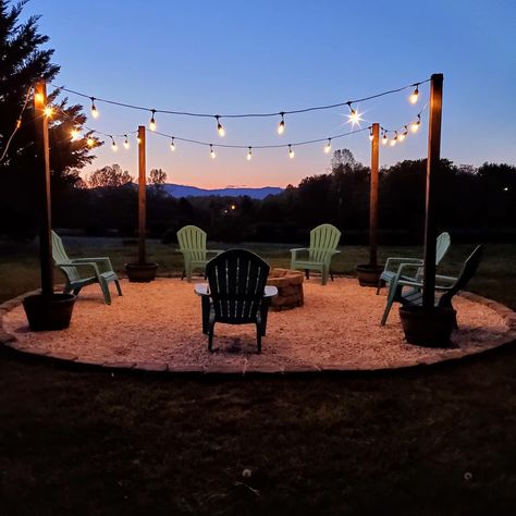 Fire Pit Lights, Backyard Summer Party, Patio Garden Ideas On A Budget, Backyard Firepit Area, Outdoor Fire Pit Area, Backyard Bonfire, Backyard Wedding Lighting, Fire Pit Lighting, Diy Backyard Patio