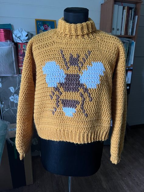 Crochet Sweater With Picture, Crochet Yellow Sweater, Crochet Bee Sweater, Crochet Graph Sweater, Crochet Graphic Sweater, Halloween Sweater Pattern, Crochet Tapestry Sweater, Halloween Crochet Sweater, Crochet Halloween Sweater